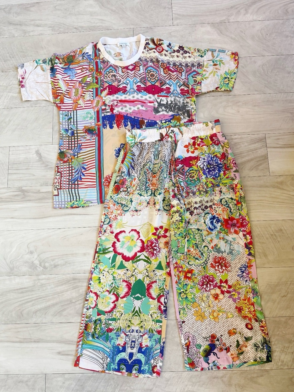 JOHNNY WAS Multicolor Floral silk set